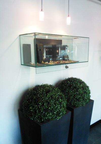 VISLUM vitrinas pared para Joyería Rita Brandao VISLUM vitrinas pared para Joyería Rita Brandao
