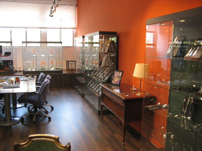 VISLUM vitrinas para showroom Orfebres ACSA VISLUM vitrinas para showroom Orfebres ACSA
