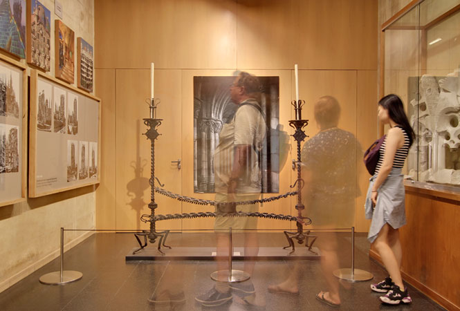 VISLUM catenarias lineales para Museo de la Sagrada Familia VISLUM catenarias lineales para Museo de la Sagrada Familia