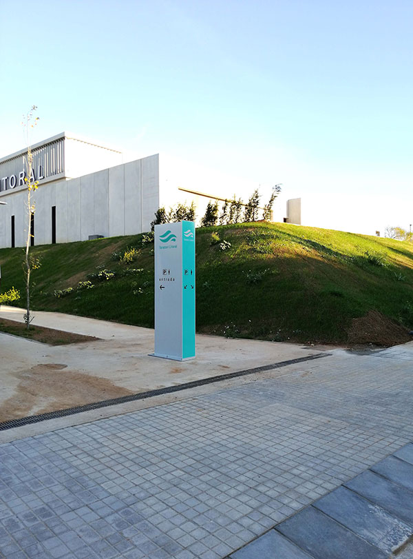 VISLUM totem senalizacion Tanatori Litoral