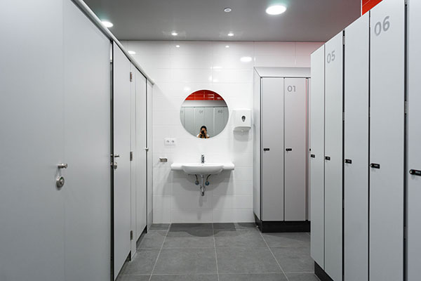 VISLUM reforma integral de ba&ntilde;o y vestuario femenino