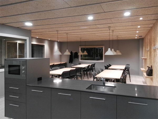 VISLUM dise&ntilde;o de espacio y equipamiento de comedor de empresa