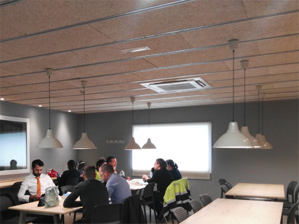 VISLUM dise&ntilde;o de espacio para comedor personal en f&aacute;brica