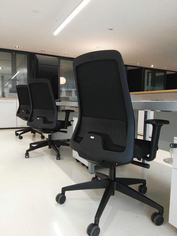 VISLUM sillas operativas con altas prestaciones ergon&oacute;micas