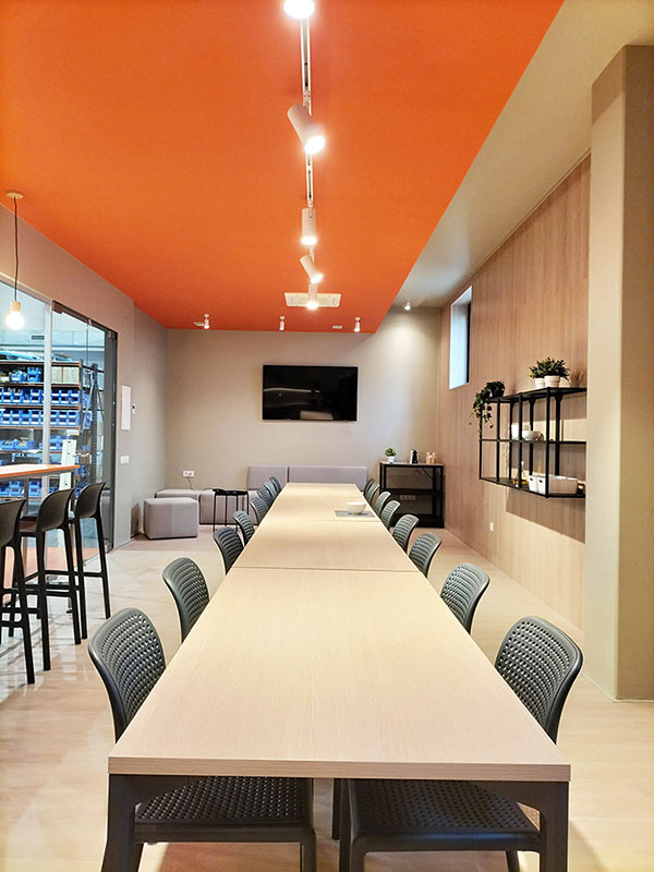 V&Iacute;SLUM dise&ntilde;o y construcci&oacute;n  comedor en nave industrial