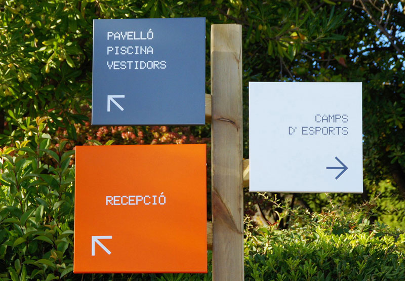 VISLUM senyalización Escuela Pere Vergés VISLUM senyalización Escuela Pere Vergés